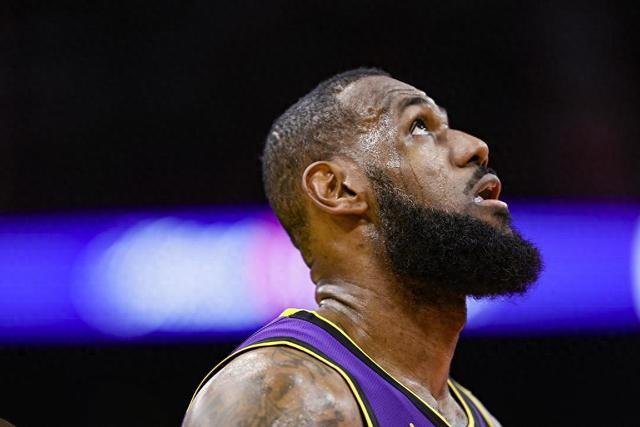 欧文末节超神东契奇22+15 独行侠险胜雷霆2-1